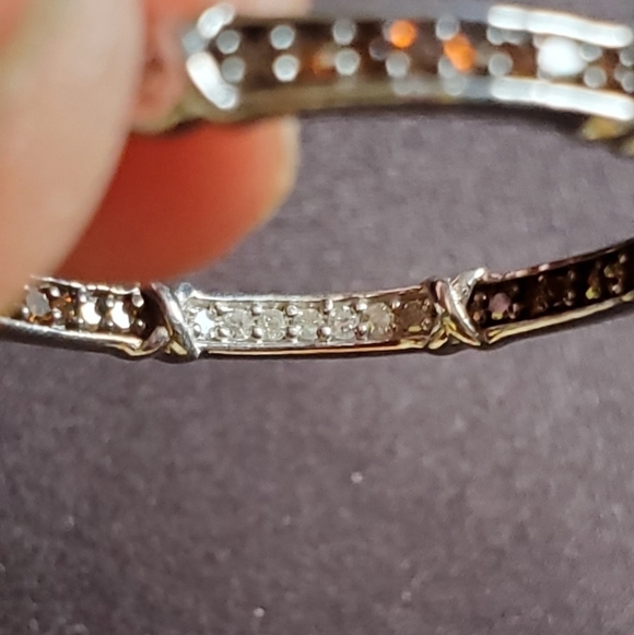 Diamond X and O Earrings Platinum Plated Red and White - Picture 7 of 8